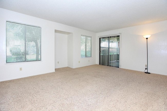 Palm Lakes Apartments