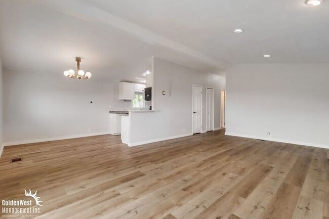 Photo - Relaxing 3Bdm 2Ba Single-Family Home in Sp...