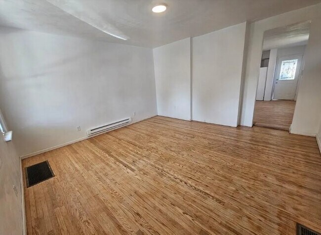 Photo - 807 Hazlett Ave