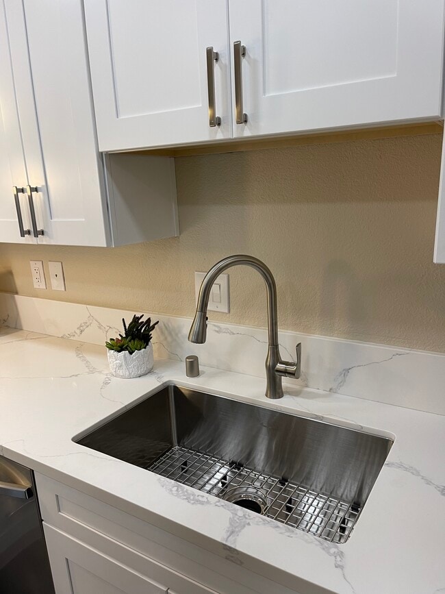 Photo - 1000 Sibley Apt Homes