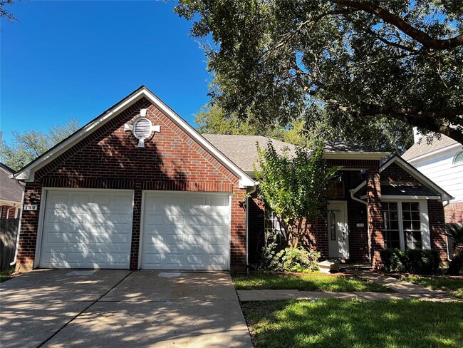 Photo - 130 Skycrest Dr House