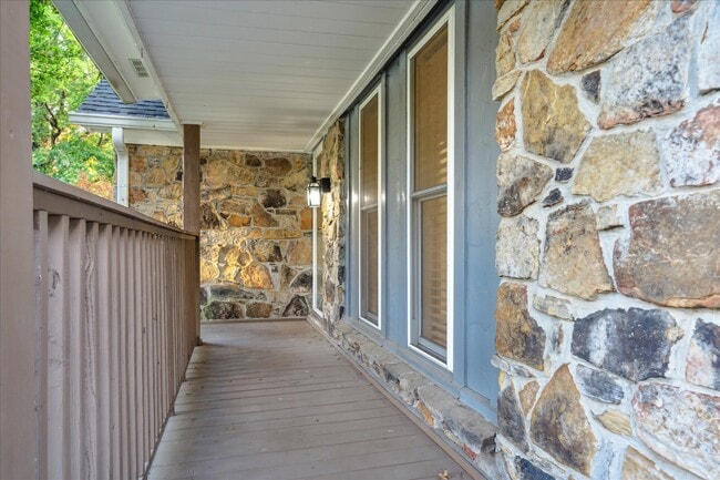 Photo - 1720 Brierbrook Rd