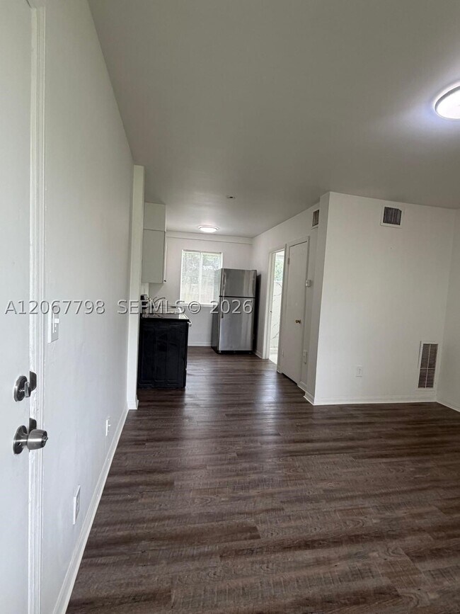 Photo - 670 NE 88th St Unit 5