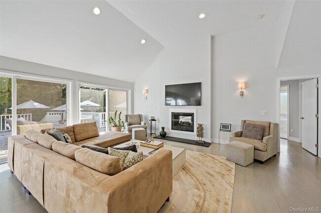 Photo - 6 Bridle Path