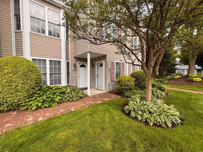 Building Photo - 854 Verona Dr Rental