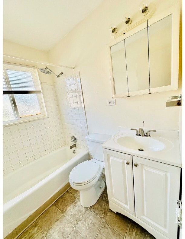 Photo - 2474 S York St Casa Adosada