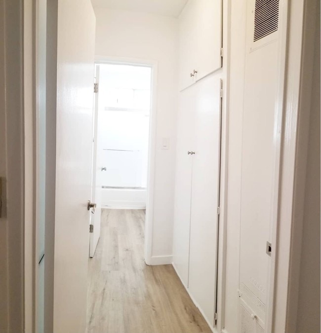 Photo - 943 6th Street in Santa Monica - North of ...