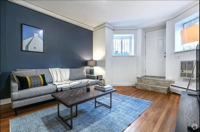 Building Photo - 529 Beacon St Rental