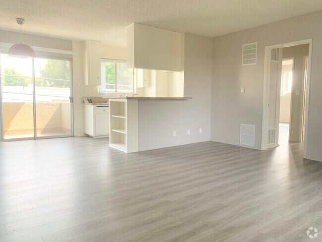 Building Photo - 1642 Barry Ave Unit 4A Rental