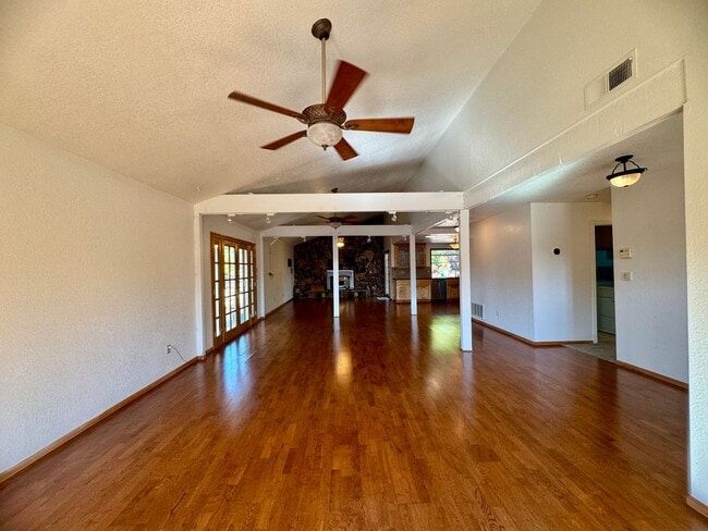 Photo - 2555 Westridge Dr