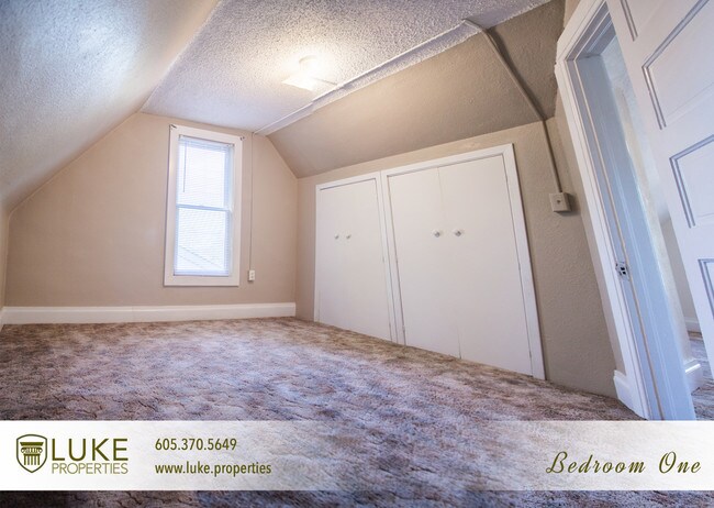 Photo - 814 N Indiana Ave