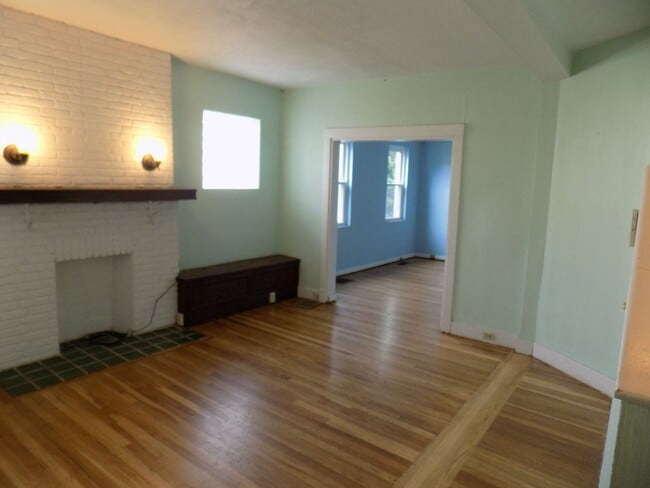 Building Photo - 3621 Childs St Unit 1