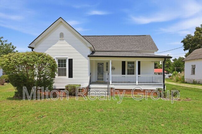 Photo - 204 E H St