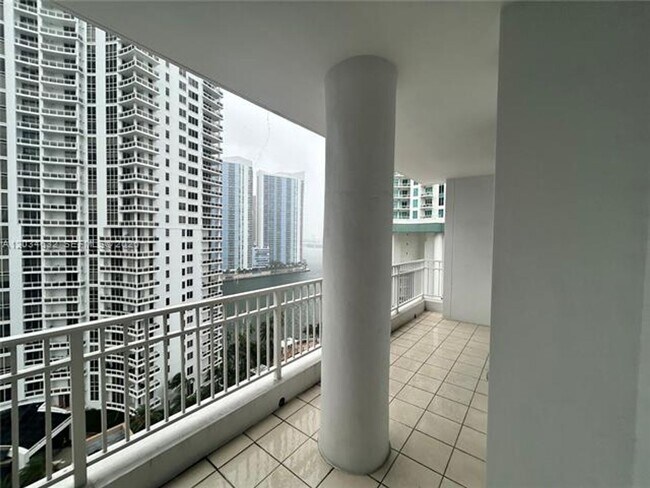 Photo - 801 Brickell Key Blvd Unidad 801 Brickell Key Blvd # 1710