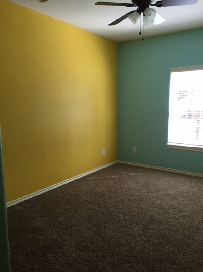 Photo - 436 Tower Rd