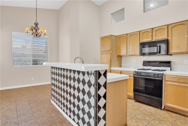 Photo - 8940 Emery Lake St