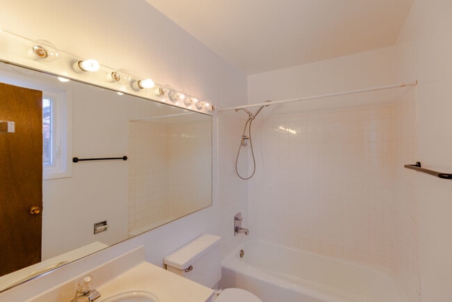 Photo - 1255 W Belden Ave Unit 2B