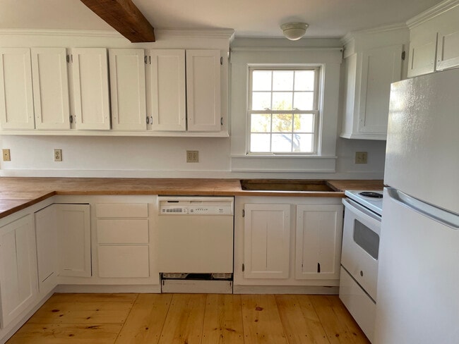 Photo - 39 Eastern Ave