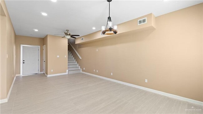 Photo - 12 B W St Casa Adosada