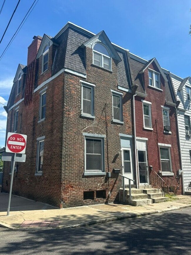 202 S Franklin St