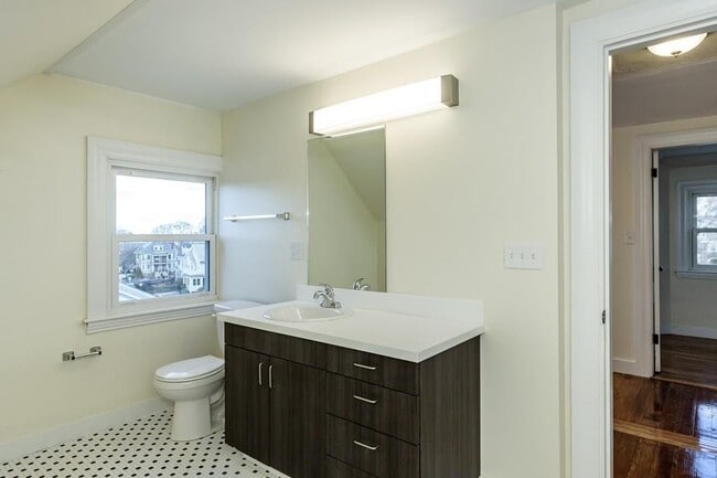 Photo - 29 Bentley St Unit SF