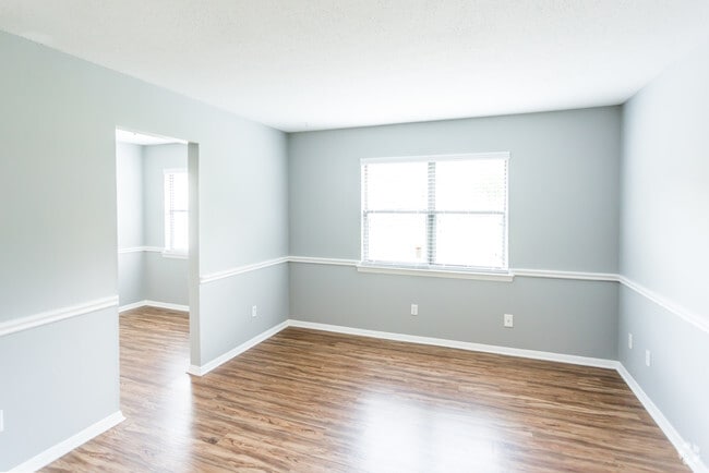 3BR, 2BA - 1200 SF
