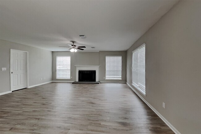 Photo - 16303 Hickory Point Rd