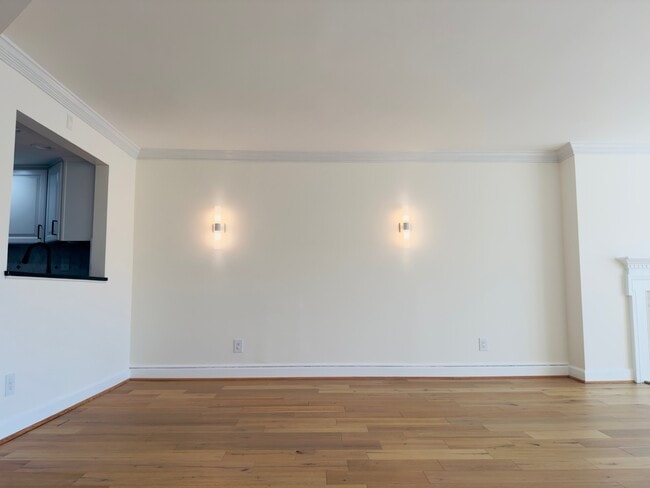 Photo - 1080 Wisconsin Ave NW