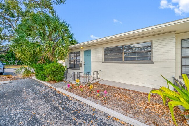 Photo - Kenwood Villas