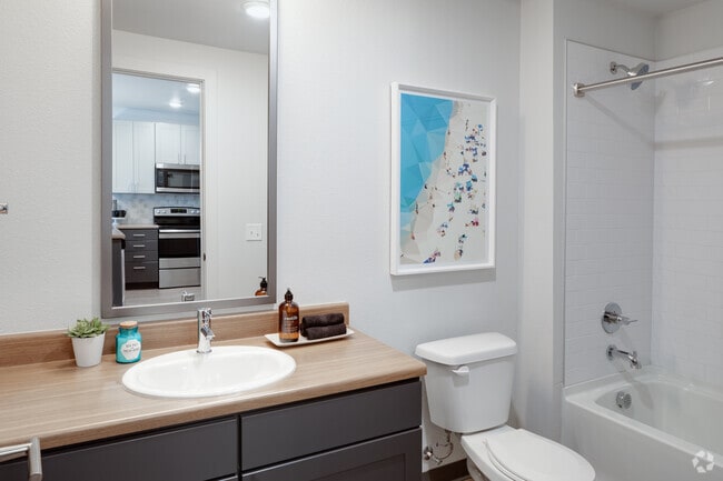 1BR, 1BA - 715SF
