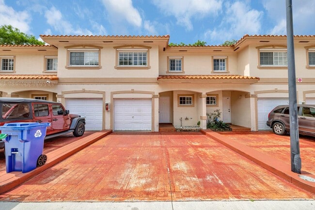 Photo - 3055 Riverside Dr