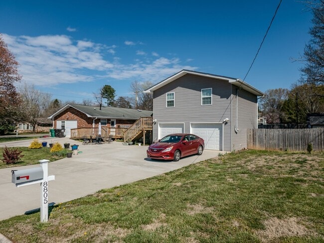 Photo - 8805 Farmington Dr