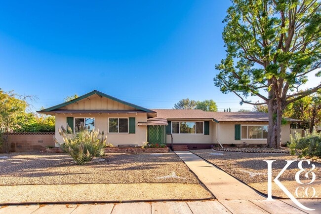 Charming 3-Bedroom Home with Pool in Prime... - Charming 3-Bedroom Home with Pool in Prime...