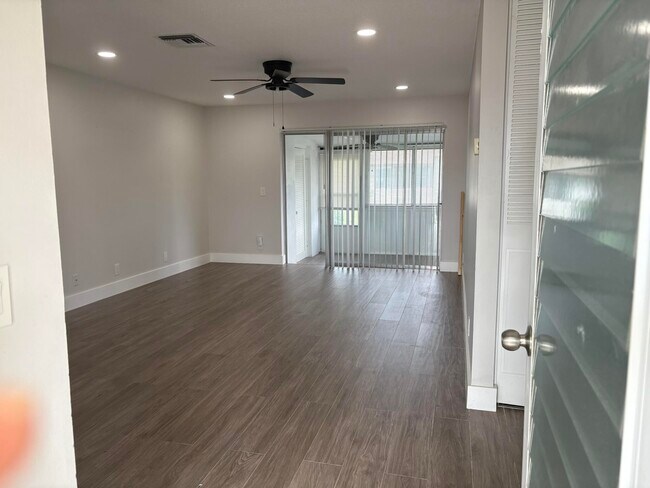 2930 Crosley Dr E Unit J