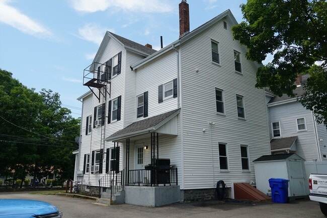 170 Middleboro Ave Unidad 2