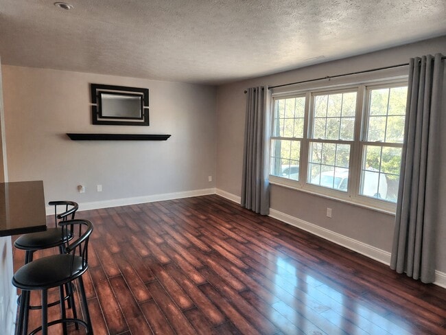 Photo - 4779 Columbia Rd Unidad #203