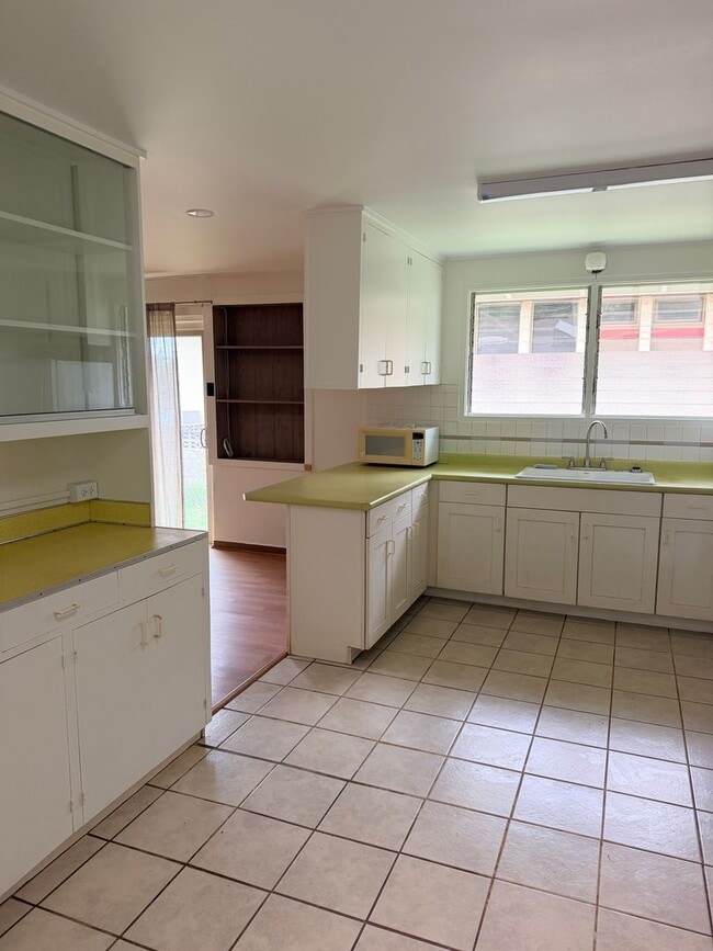 Photo - Cozy home with large yard in Wailuku