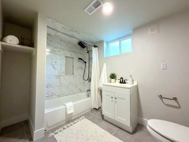 Photo - 1023 E Millbert Ave Unit 1023 Millbert Ave