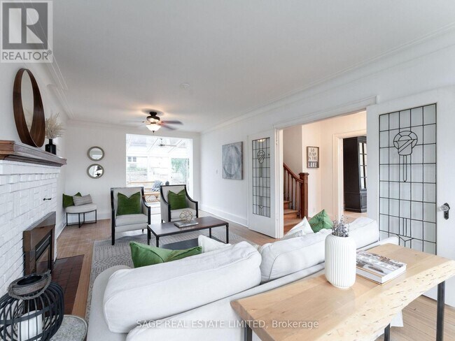 Photo - 252 Glen Manor Dr W