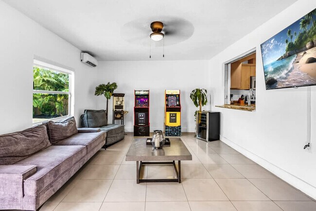 Photo - 18735 NE 18th Ave Unit ID1372362P