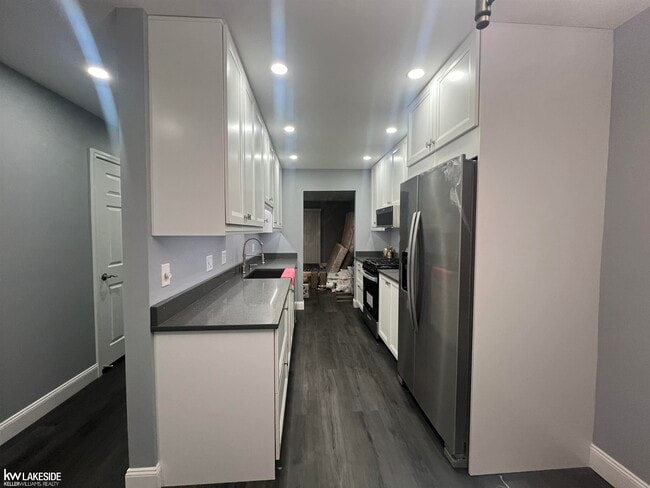 Photo - 4460 15 Mile Rd