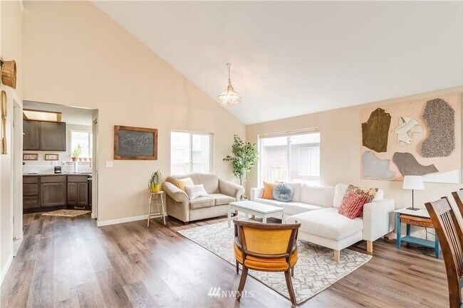 Photo - Beautiful 6 Bedroom home with large yard a...