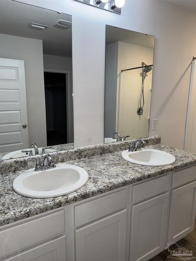 Photo - 5532 Lancelot Trl