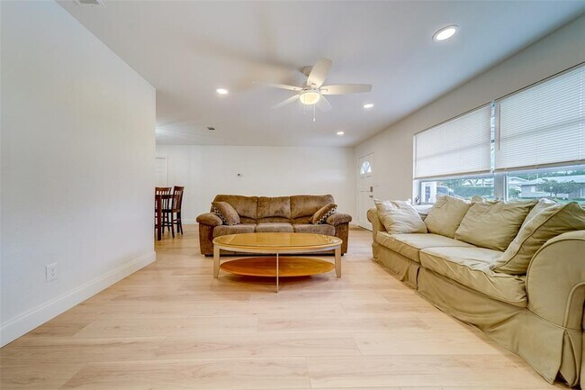 Photo - 11424 79th Ave