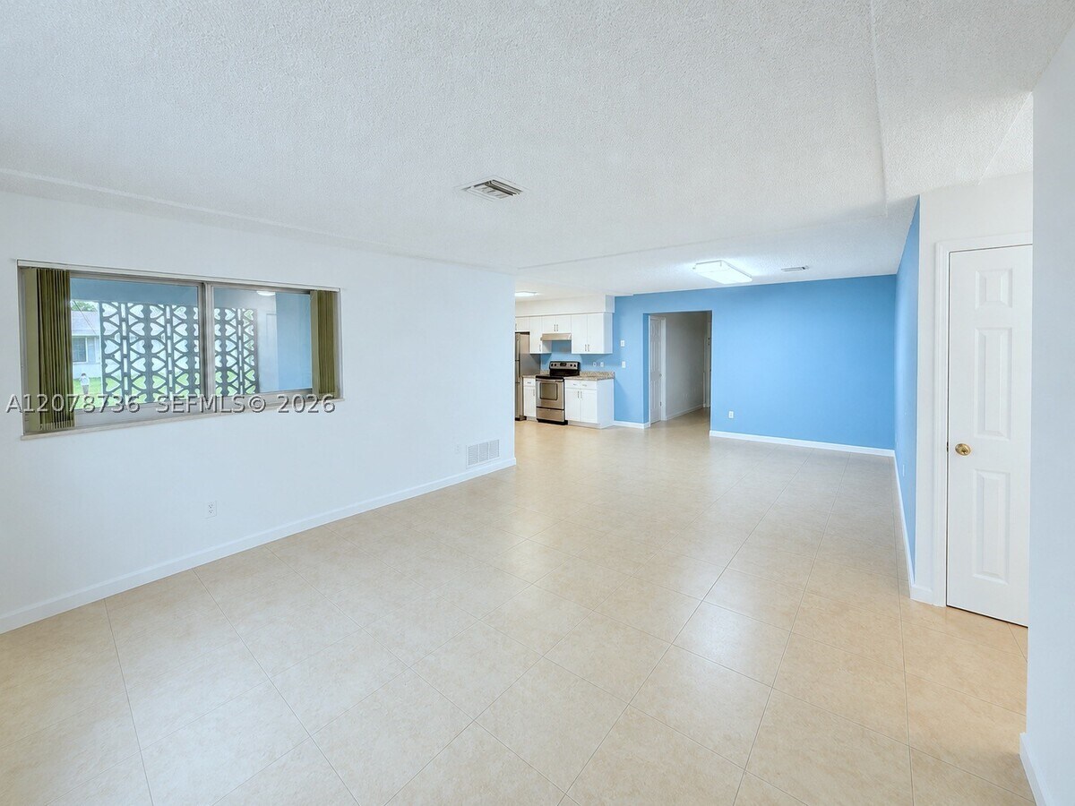 Photo - 4940 SW 25th Ave