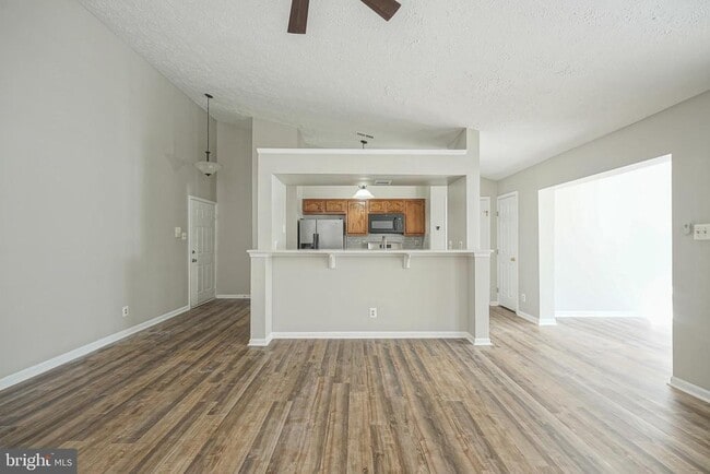 Building Photo - 95 Eldon Way