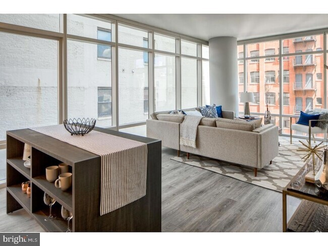 Building Photo - 1213 Walnut St Unit 1B-1812 Rental