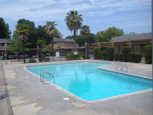 5118 E Ashlan Ave Unidad 116