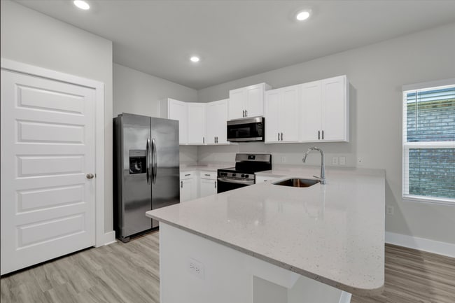 Photo - 4 Bedroom Home Near NAS Pensacola