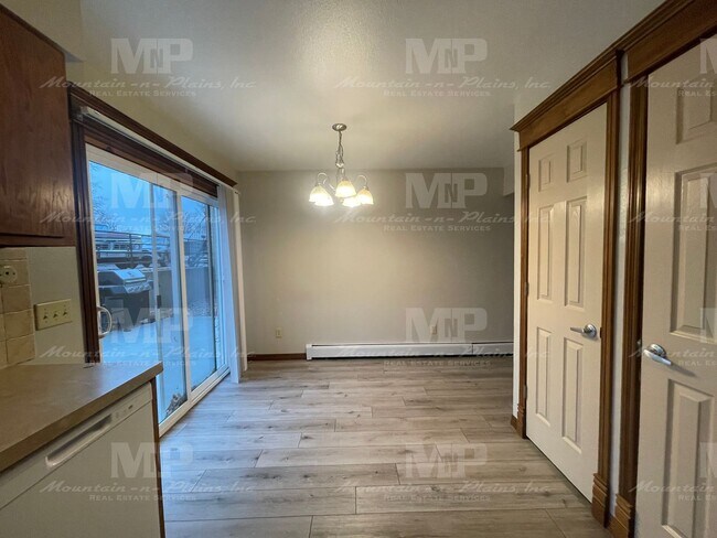 Photo - 1628 Azalea Dr